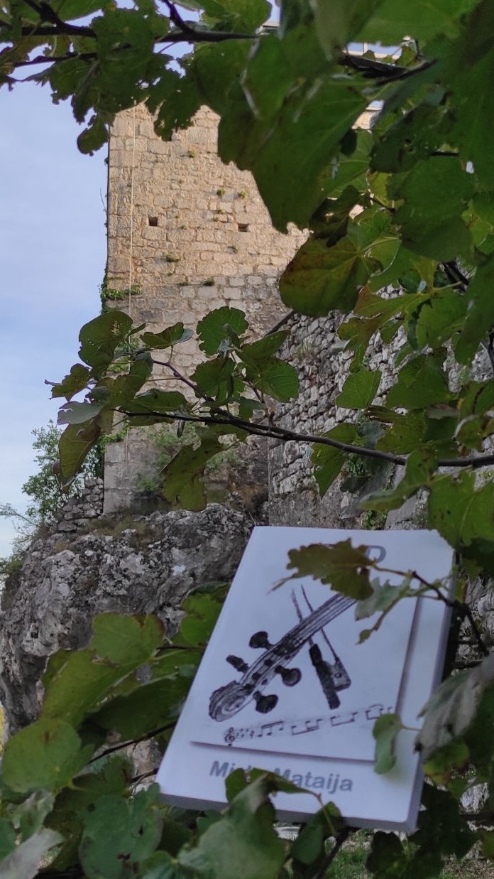 grad-bribir-kula-okomito